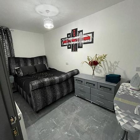 3 Bedroom Whalley Aparthotel Burnley Buitenkant foto