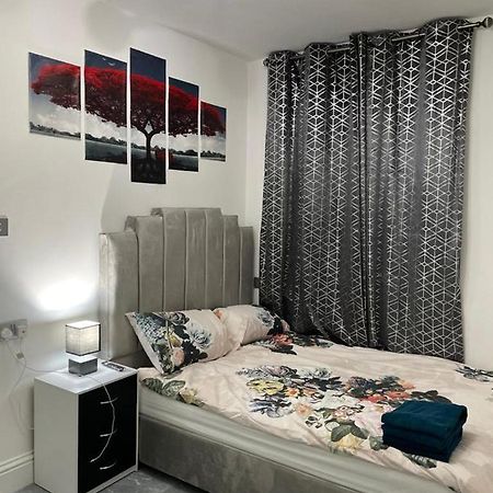 3 Bedroom Whalley Aparthotel Burnley Buitenkant foto