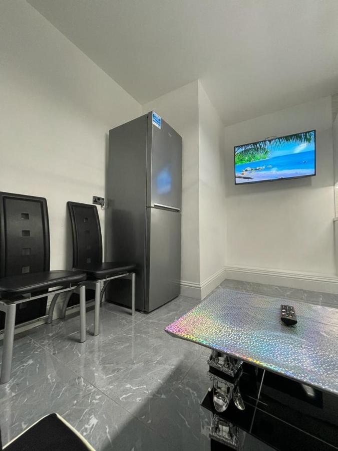 3 Bedroom Whalley Aparthotel Burnley Buitenkant foto