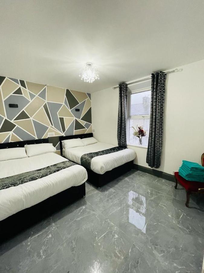 3 Bedroom Whalley Aparthotel Burnley Buitenkant foto