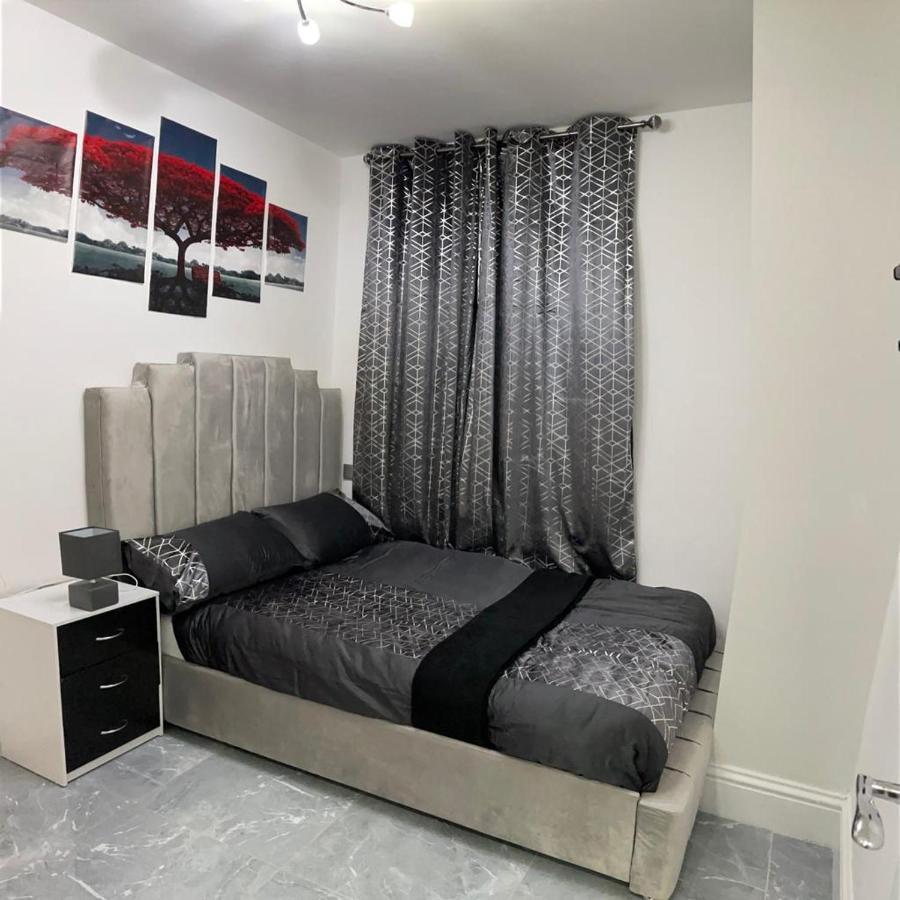 3 Bedroom Whalley Aparthotel Burnley Buitenkant foto